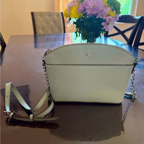 Elegant Cream Shoulder Bag - Picture 1 of 4